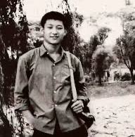 “如果对手是年轻时候的你，你能胜他吗？”“我了解他所有的弱点，但那时的他意气风发，不应该输