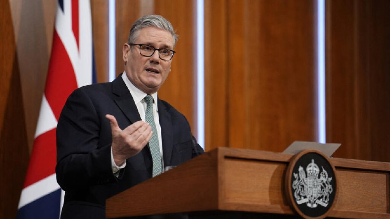 斯塔默周二启程访华